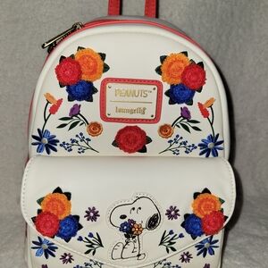 NWT Loungefly Peanuts Floral Snoopy Mini Backpack - BoxLunch Exclusive